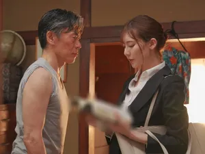 Cô giáo quan tâm cậu học trò vắng mặt nào ngờ đó là cái bẫy