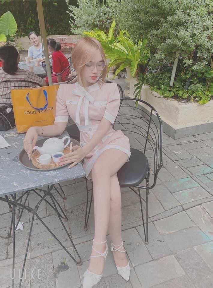 Bài học tình dục tuyệt vời của cô gia sư có nụ cười tỏa nắng