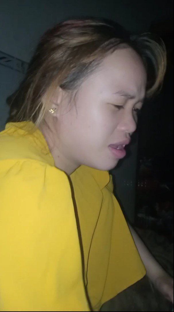 Tôi chỉ muốn ngủ nhờ nhà em thư ký thôi, nhưng em ấy cứ…