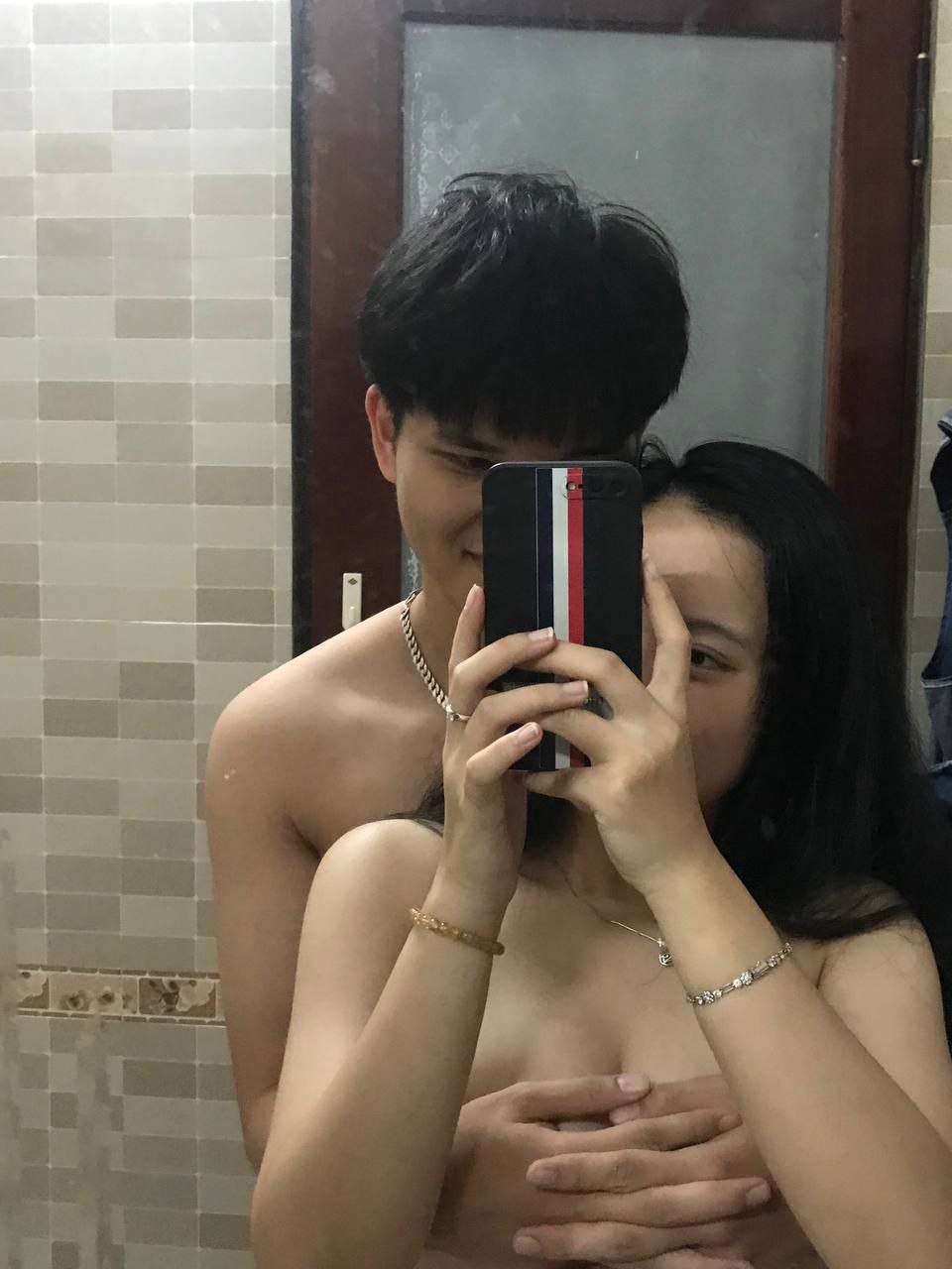 Trú mưa cùng cô nữ học sinh dâm dục thích đụ